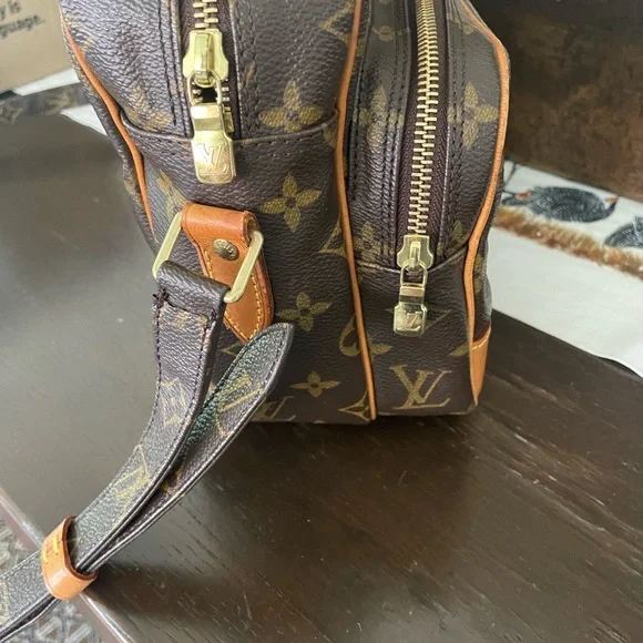 Louis Vuitton Brown and Tan Monogram Bag - Picture 4 of 16